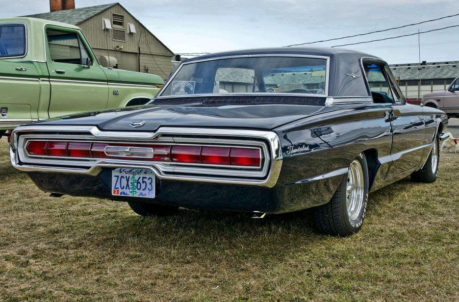  Ford Thunderbird 1966 года  (фото 11 из 11)